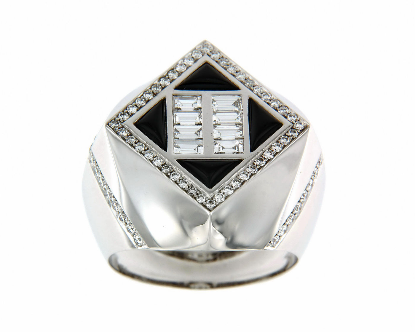 White Gold Ring with Black  Onyx Baquette Diamonds